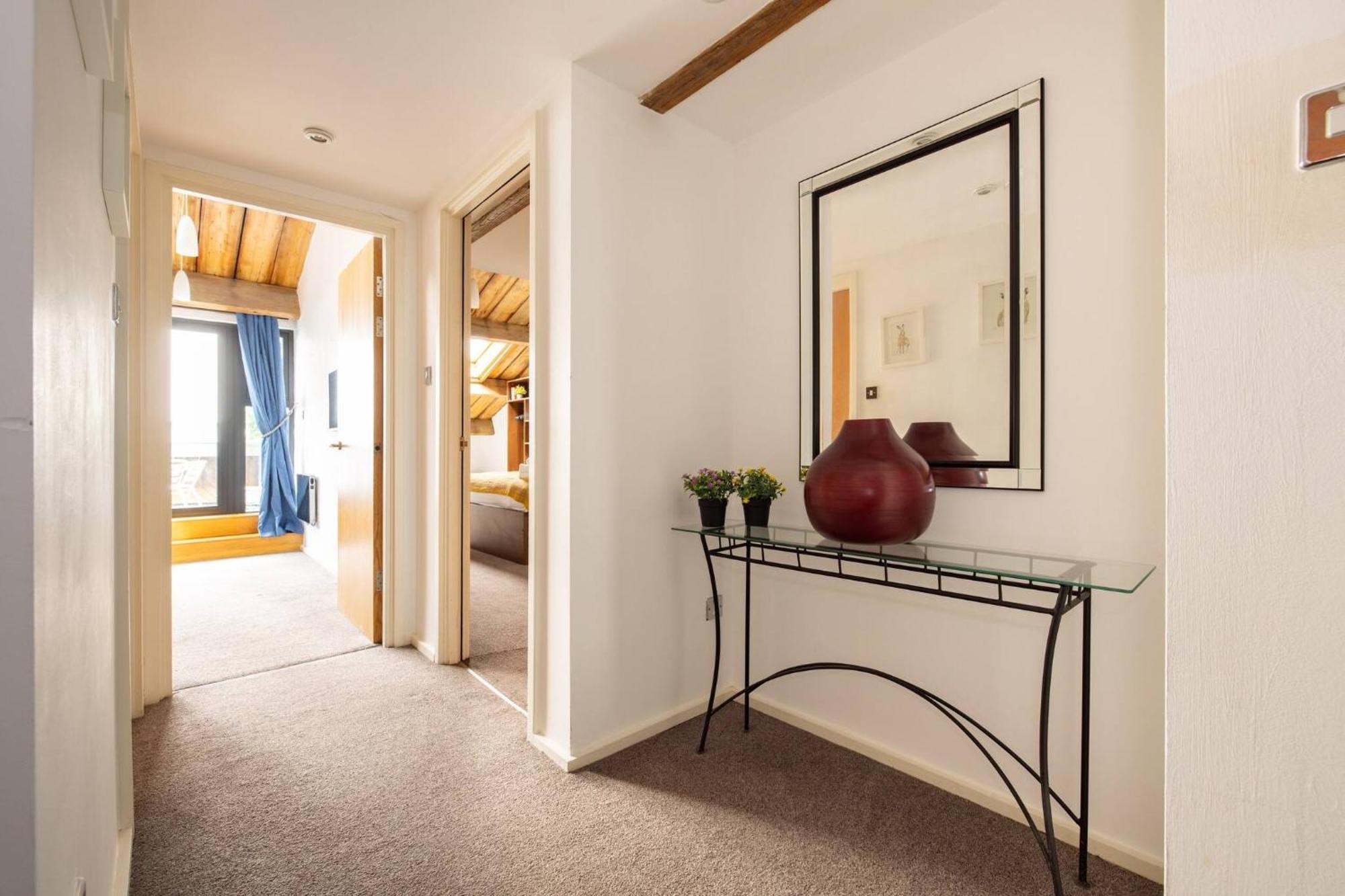 Wild Roses Serviced Apartments - Excel Warehouse 2 London Eksteriør bilde